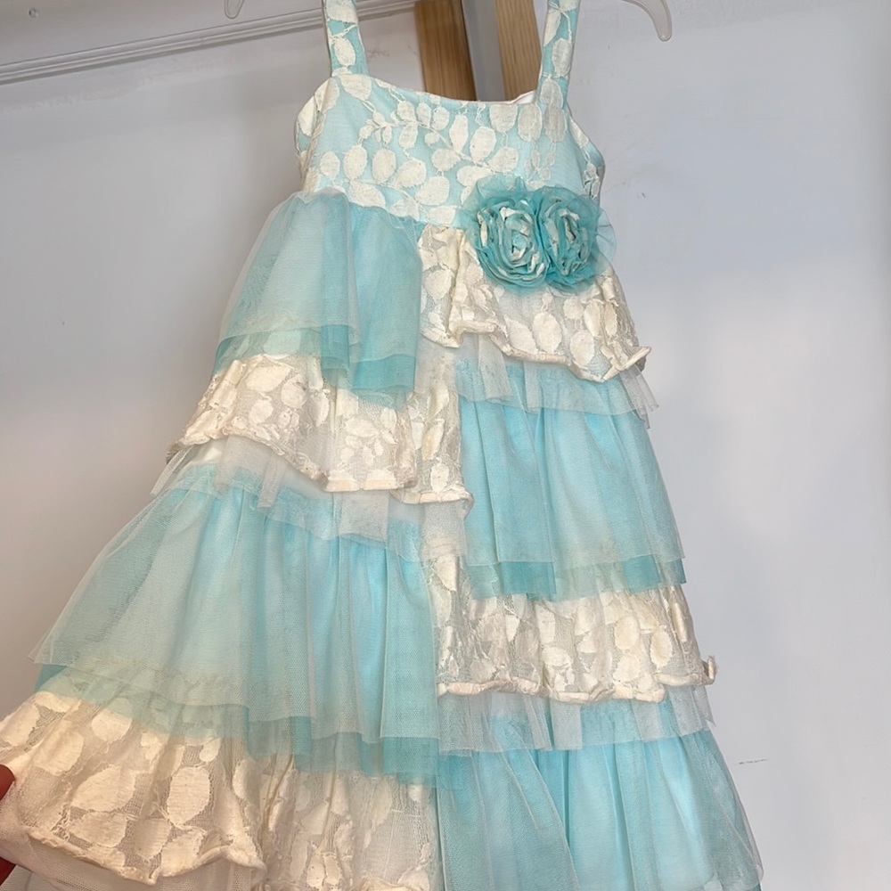 Little Girls dress size 5. Cream and turquoise. Boutique. Isabella and Chloe